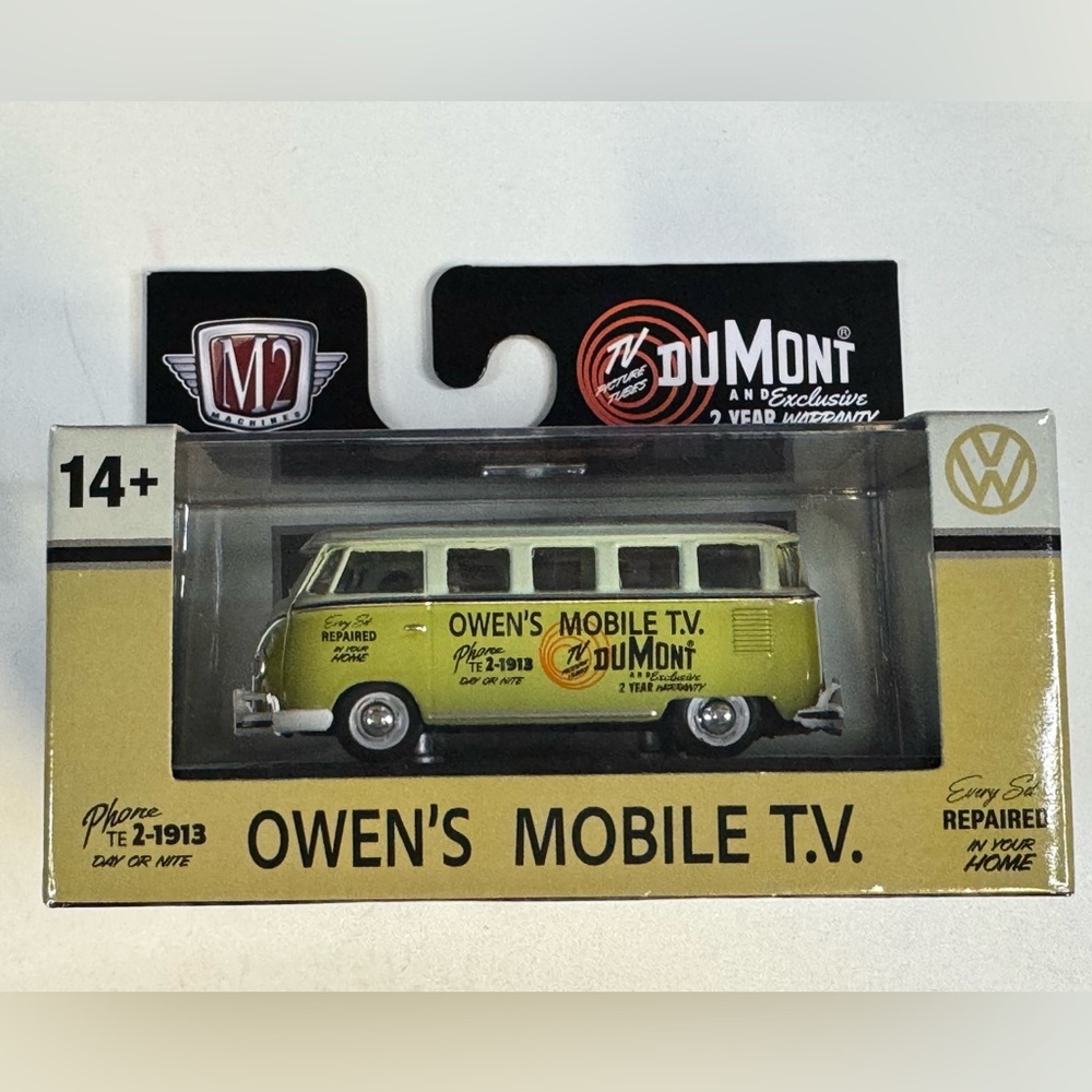 M2 Machines 1958 VW MICROBUS 15 WINDOW USA MODEL